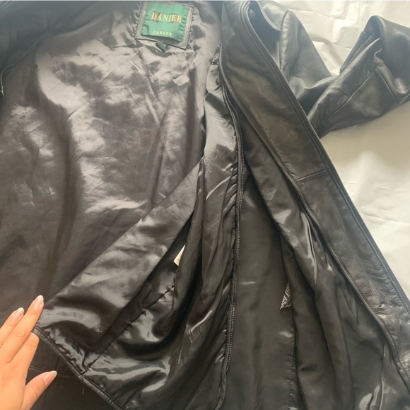 Danier 100% genuine leather coat black Mens size MED full zip with collar - Picture 13 of 16